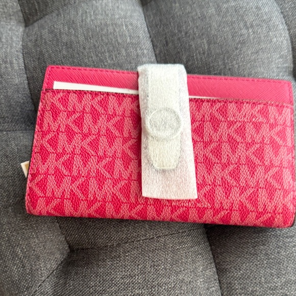 Michael Kors raspberry noire wallet - Picture 1 of 5